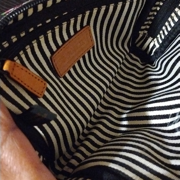 L.A.M.B - Picture 11 of 12